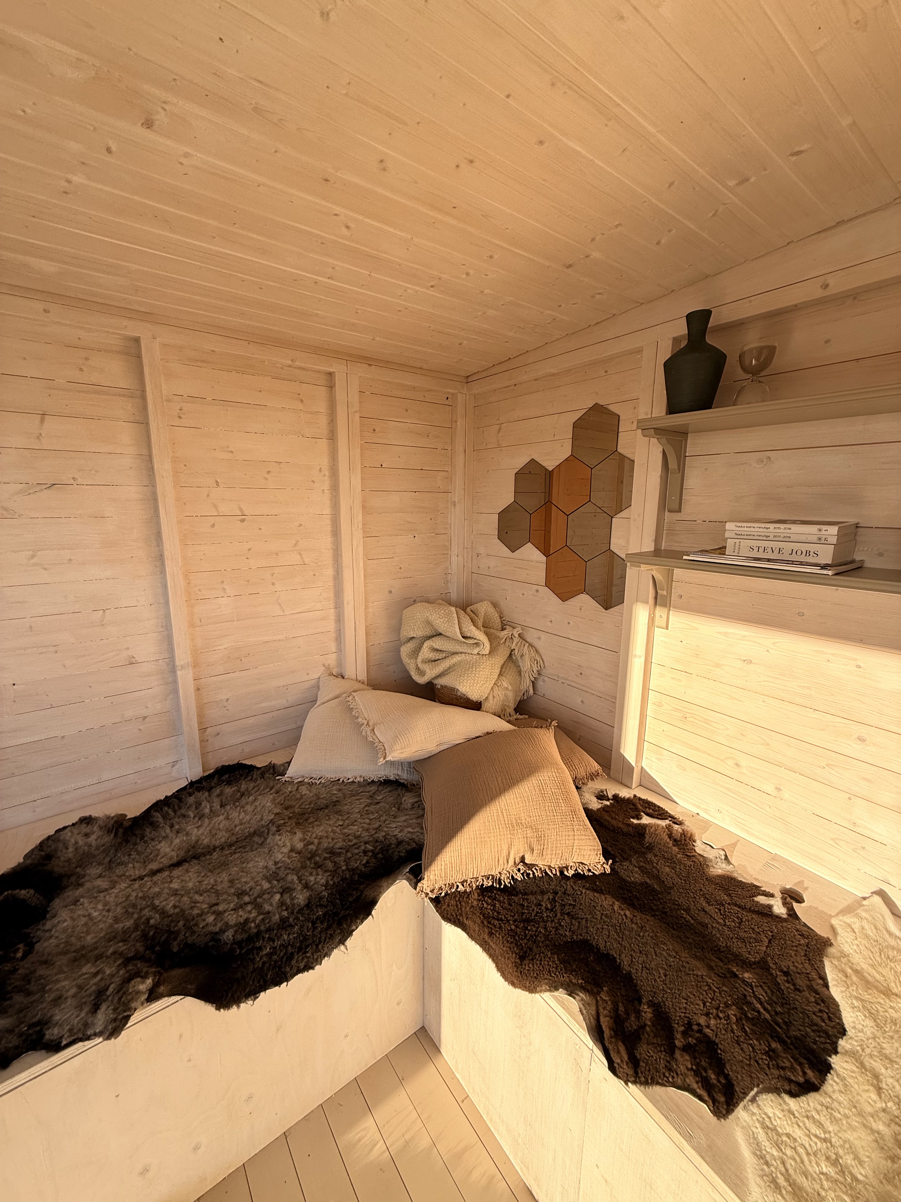 Apimaja interior